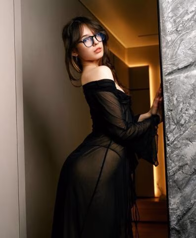 Grant Road aged housewife Call Girl
